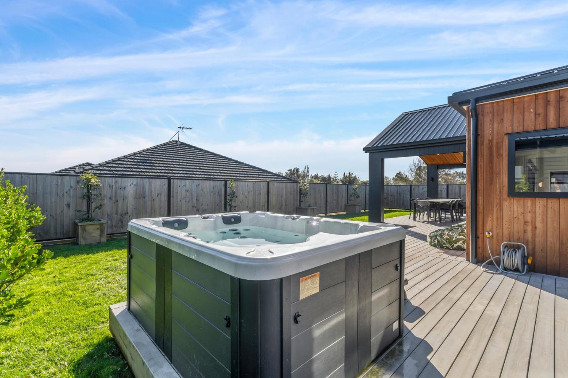 Regent Sanctuary - Martinborough Holiday Home Eksteriør billede